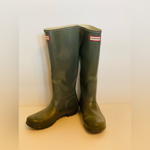 Hunter Rain Boots | Army Green | Size 6M/7F - Picture 10 of 14